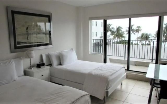 Ocean Front Casablanca Studios with FULL KITCHENS & Beach access By BL Rentals