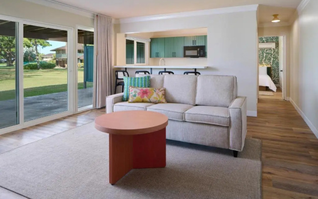 Royal Lahaina Resort & Bungalows