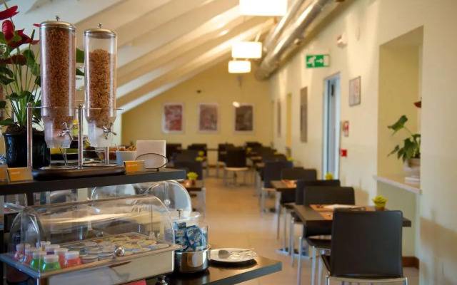 Best Western Crystal Palace Hotel