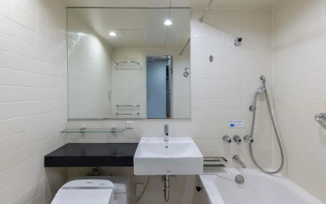 RIHGA Royal Hotel Osaka, Vignette Collection by IHG