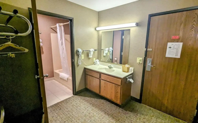 Woodfield Inn and Suites