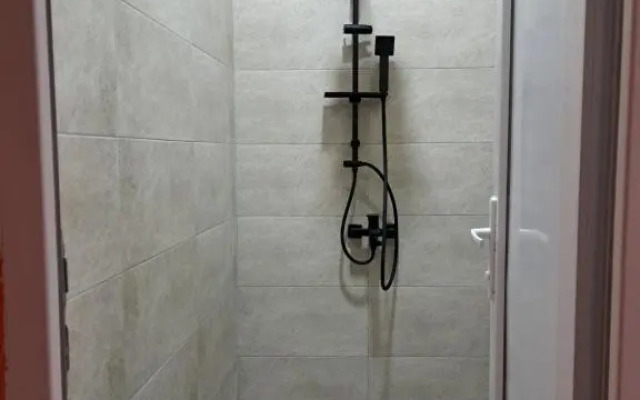 Karvi Hostel & Suites