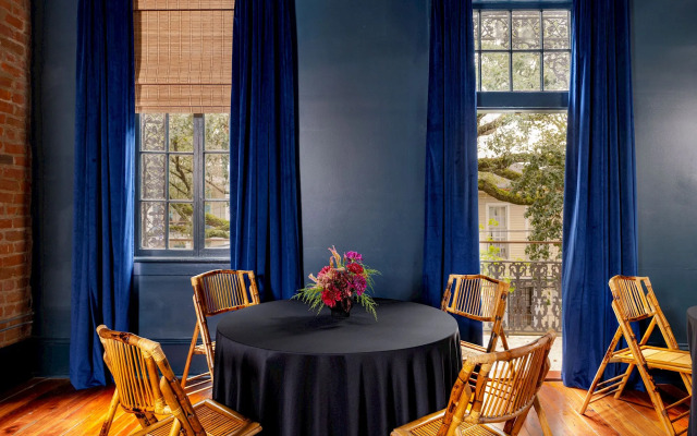 Garden District Hotel