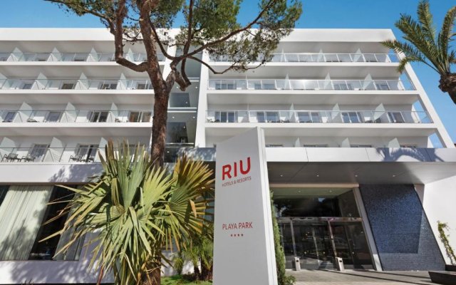 Отель Hotel Riu Playa Park