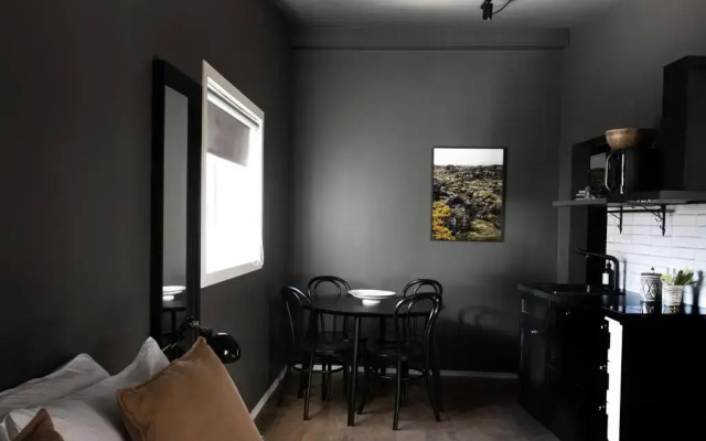 Rey Apartments