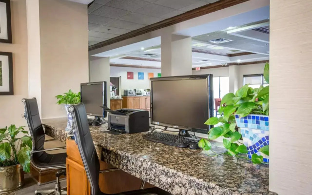 Vista Suites Hotel Near Island Drive Pigeon Forge
