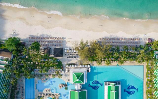 Le Meridien Phuket Beach Resort