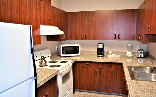 The Ashley Inn & Suites