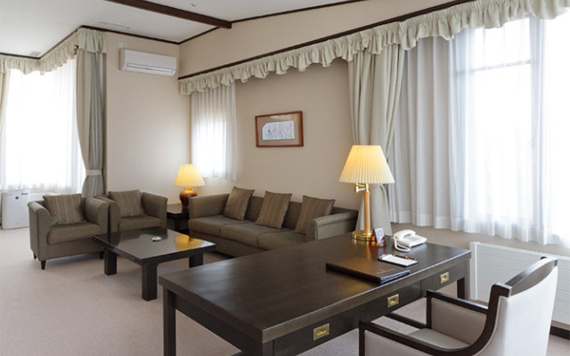 Yatsugatake Lodge Atelier Hotel