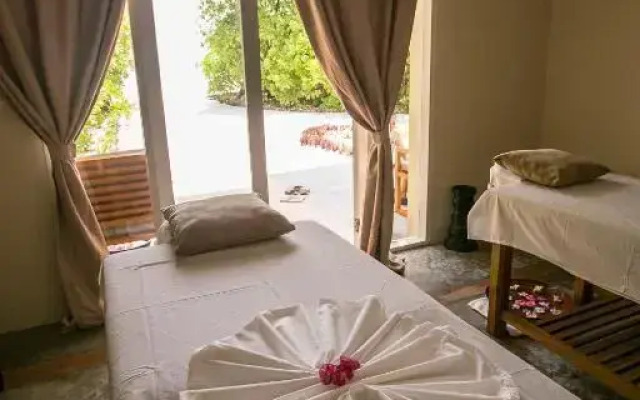 Paradise Hondaafushi Island Resort & Spa