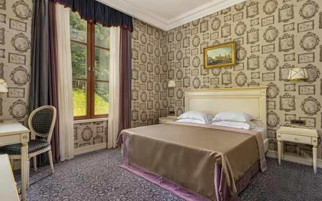 Russian Seasons boutique-hotel Nevskiy