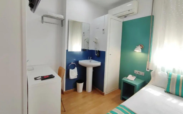 Yomo Hostal BCN Port