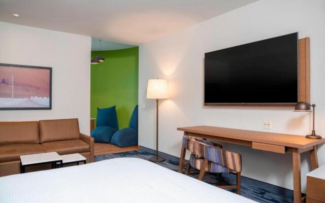 Fairfield Inn & Suites by Marriott Fair Oaks Farms
