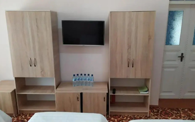 Alisher Hotel