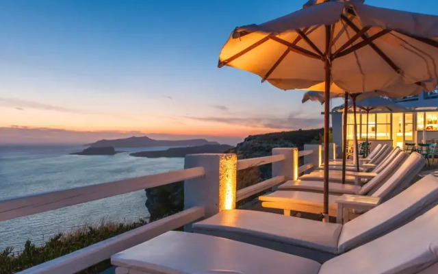 Athermi Suites - Adults Only