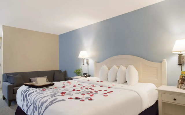 Ocean Sands Beach Boutique Inn - 1 Acre Private Beach