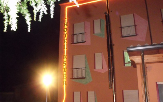 Hotel Ester