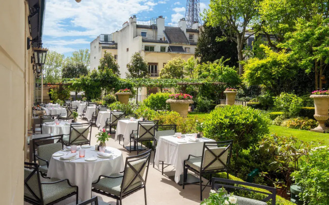 Отель Shangri-La Paris