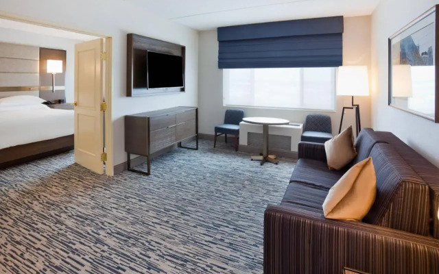 Sheraton St. Paul Woodbury Hotel