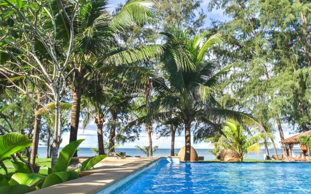 Long Beach Chalet Hotel
