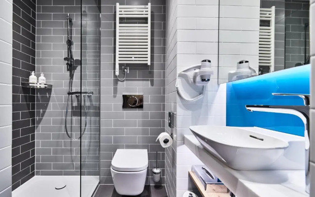 Holiday Inn Express Warsaw - The HUB by IHG