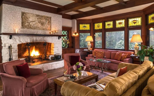 Manor House Inn