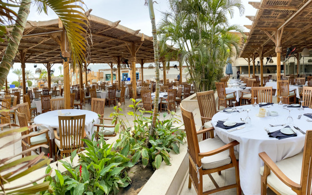 The Breakers Diving & Surfing Lodge