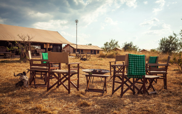 Gnu Mara River Camp