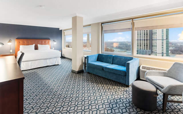 Wyndham Grand Fallsview Hotel