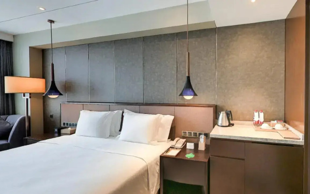 Grand Barony Qingdao Airport Hotel