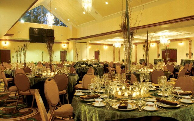 Holiday Inn Hotel and Suites Ocala Conference Center, an IHG Hotel