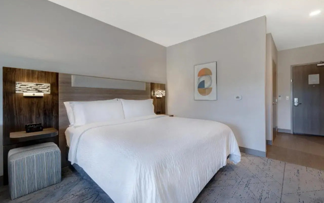 Holiday Inn Express & Suites Chino Hills by IHG