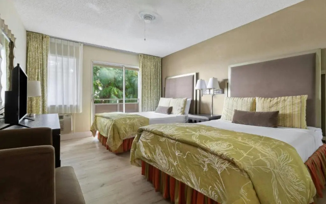 Plantation Hale Suites