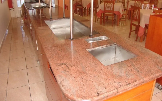 Silver Beach Hotel and Annexe Apartments