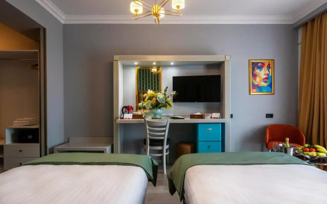 Phoenicia Express Hotel