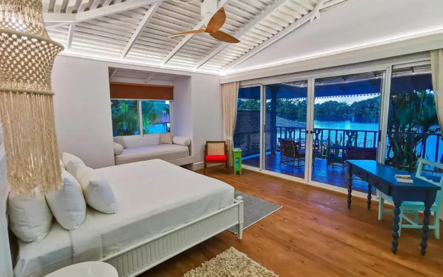 Tortuga Lodge