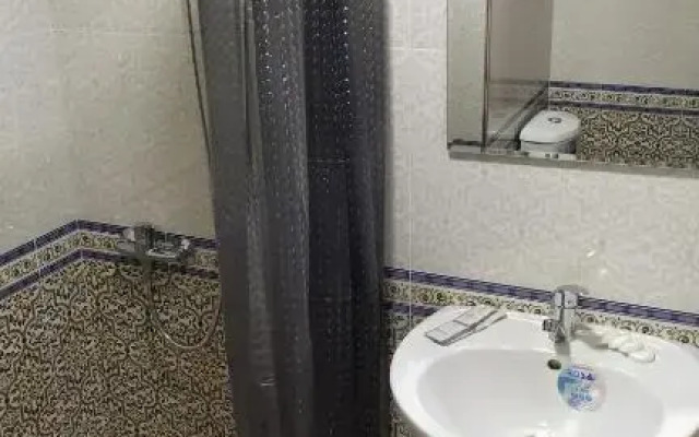 Alisher Hotel