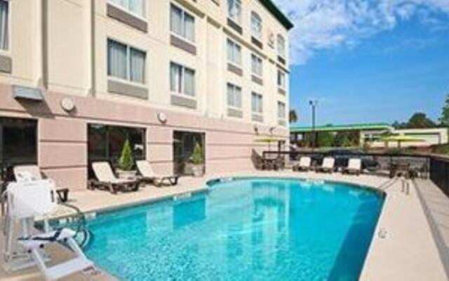 Holiday Inn Express Columbia - Two Notch by IHG