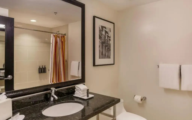 Courtyard by Marriott Panama Metromall