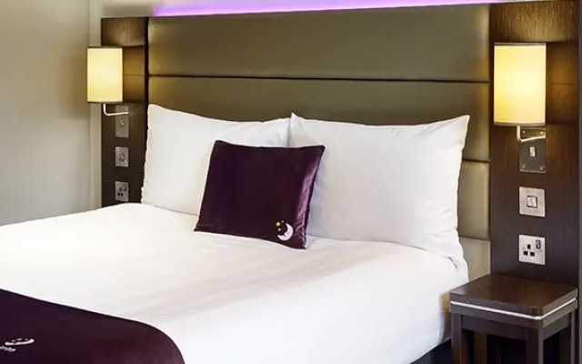 Premier Inn Oxford Botley Hotel