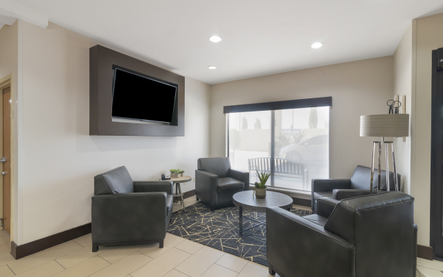 Best Western Plus Denton Inn & Suites