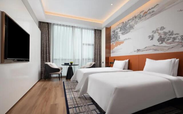 Pinghu Overseas Chinese Hotel