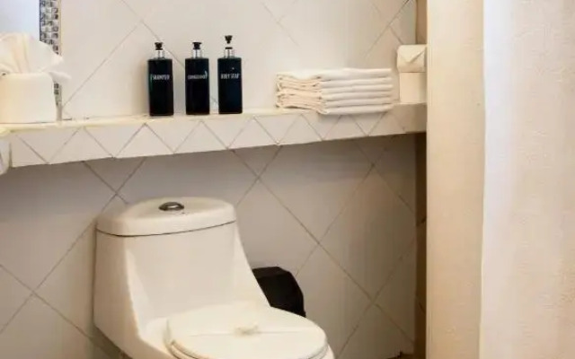 Sonido Del Mar Hotel and Yoga Loft