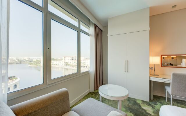 Millennium Lakeview Hotel