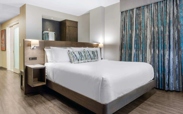 Cambria Hotel Downtown-Center City