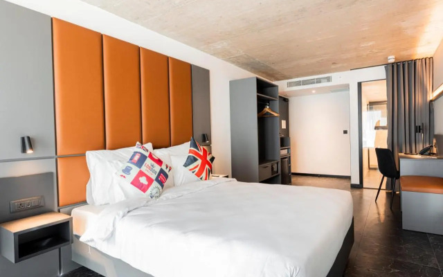 The Londoner Hotel St. Julians