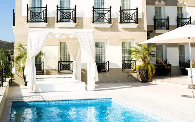 Ena Boutique Hotel & Residences