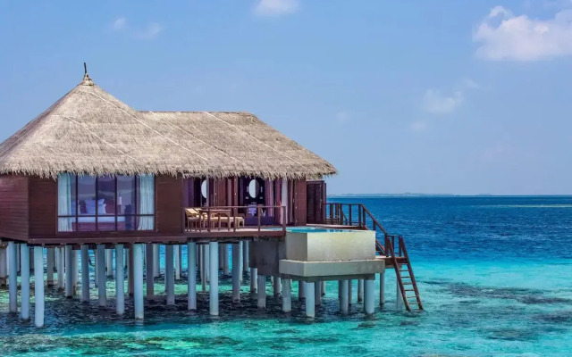 Coco Bodu Hithi Resort