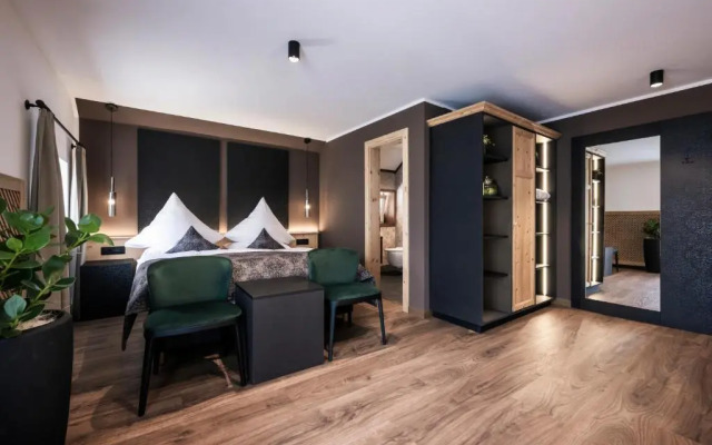  Alpstay – Hotel Acadia – Adults Only