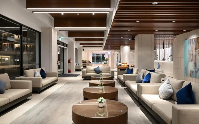 CT Green Bay Hot-Spring Hotel